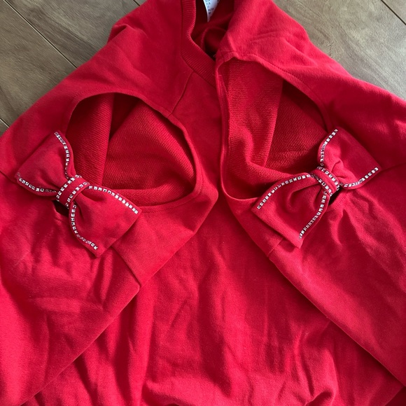 Cold shoulder bow sweater - Picture 2 of 7